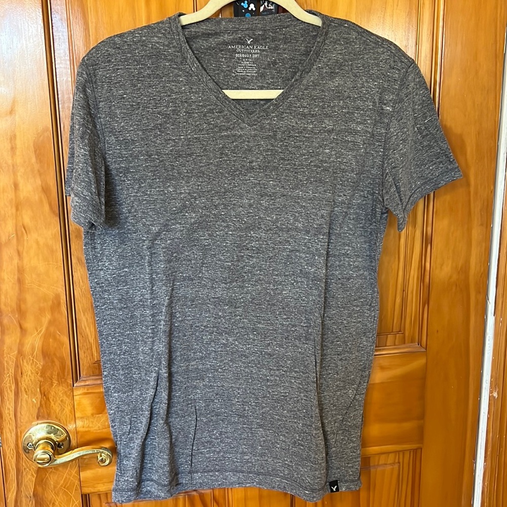 Mens American Eagle VNeck Grey Shirt Size Small